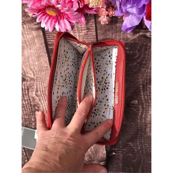 Red Genuine Leather Wallet - Picture 6 of 8